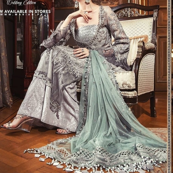 ❌️SOLD❌️ Maria b wedding edition silver grey suit - Picture 1 of 12